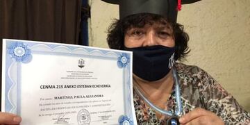 Alejandra Martínez terminó el colegio a los 53 años. (El Doce)