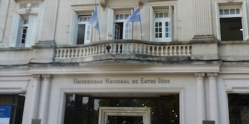 Uner