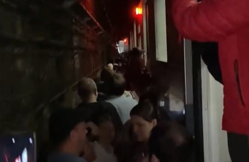 Esta vez, la línea A: por un corte de luz, los pasajeros debieron ser evacuados bajo tierra