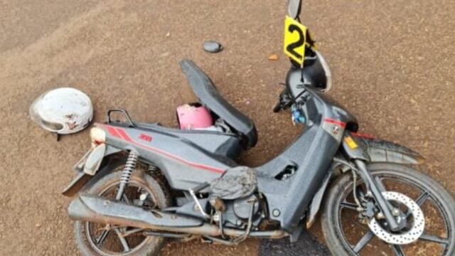 Accidente vial en Oberá deja como saldo a una mujer herida.