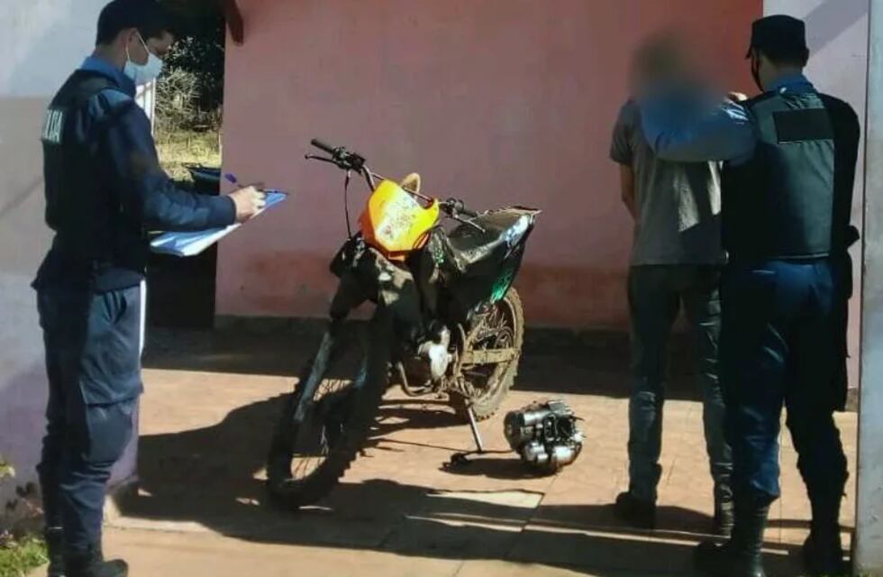 Una motocicleta y un auto con documentación apócrifa fueron secuestrados durante operativos viales