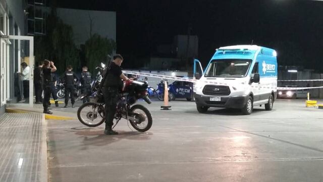 La víctima cayó con tres heridas de arma de fuego en la estación de Mendoza al 7600.
