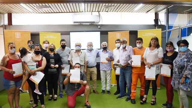 Entrega de pensiones en Arroyito