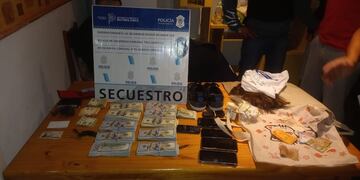 Tres Arroyos: estafan en 100 mil dólares a una abuela y el rápido accionar policial logró recuperar el dinero y detener a los estafadores