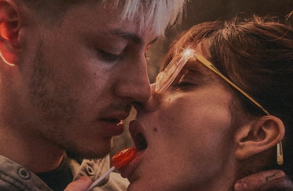 Dónde ver la nueva serie vertical de Gime Accardi y Seven Kayne que causa furor con sus escenas subidas de tono