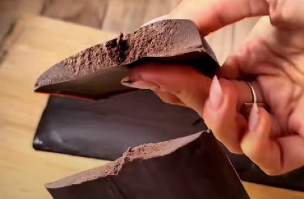 Cómo hacer chocolate casero y sin azúcar: receta súper fácil y con solo 2 ingredientes