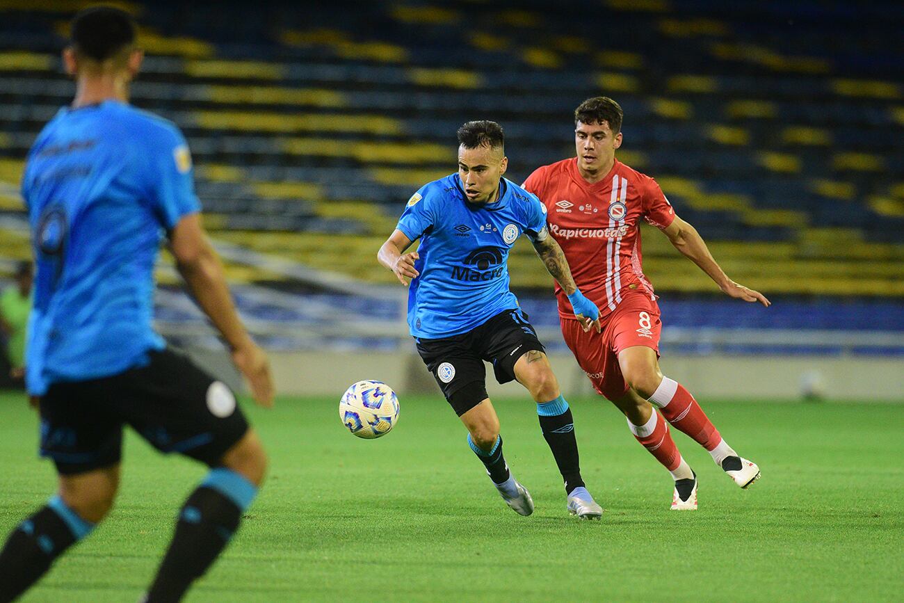 Belgrano eliminado de Copa Argentina 2025 en Rosario por 2 - 1 ante Argentinos Juniors. (José Gabriel Hernández / La Voz)