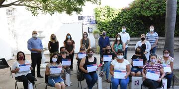 14 mujeres rafaelinas recibieron su diploma de Cuidadora de Adultos Mayores.