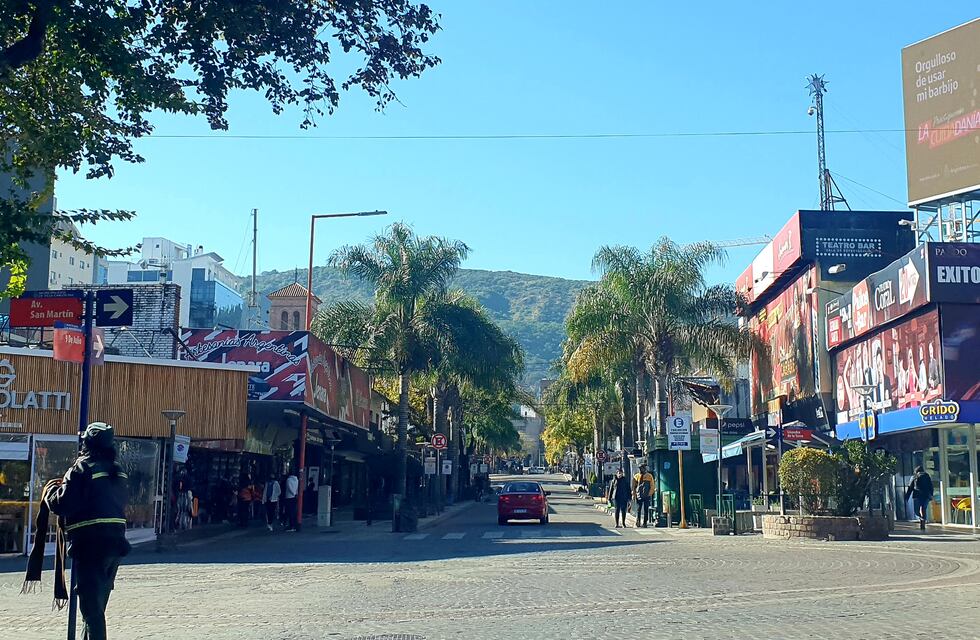 Fin de semana con clausura, desalojo y retención de vehículos en Carlos Paz