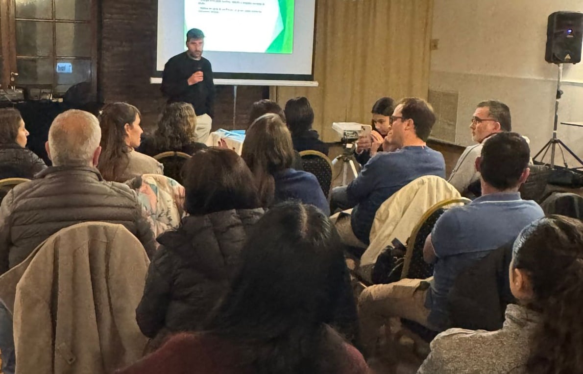 Instituciones y miembros del Movimiento Vecinal participaron de la charla de Raúl Salas