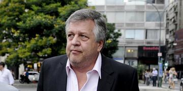 Carlos Stornelli impulsa una denuncia contra la titular de Migraciones y funcionarios bonaerenses.