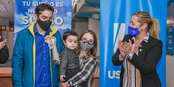 Estas cuatro entregas corresponden a las primeras 65 viviendas del primer plan de cogestión y concluye en las próximas semanas con una nueva entrega a unas diez familias más de la ciudad.