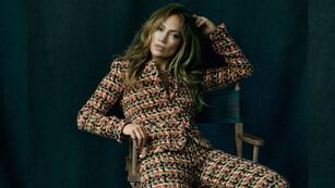 Jennifer López enamoró con un vestido cut out y muchos brillos