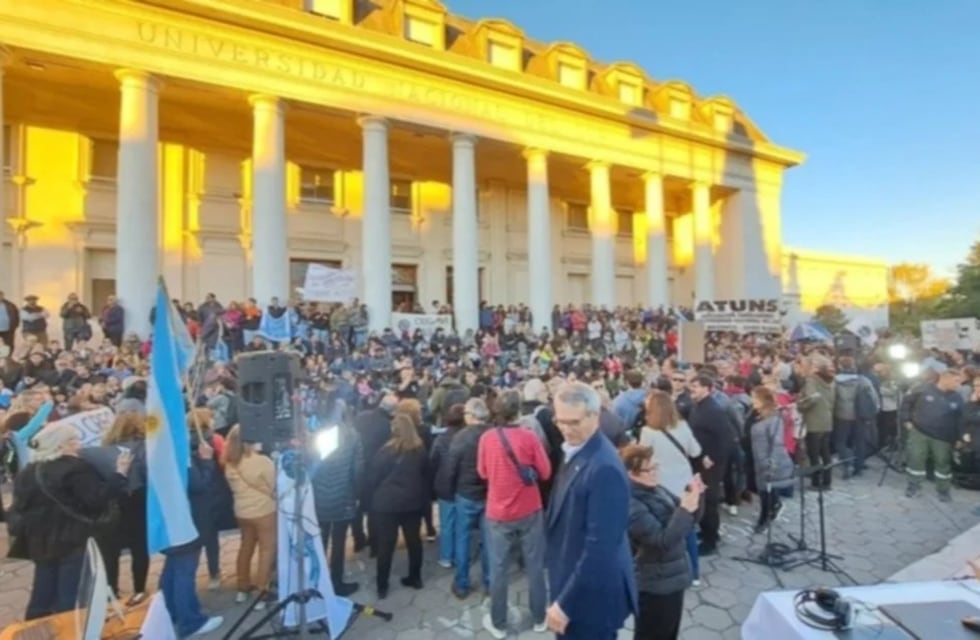 “La universidad publica es un orgullo argentino y debemos cuidarla”