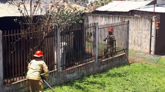 Incendio consumió una vivienda en Puerto Iguazú.