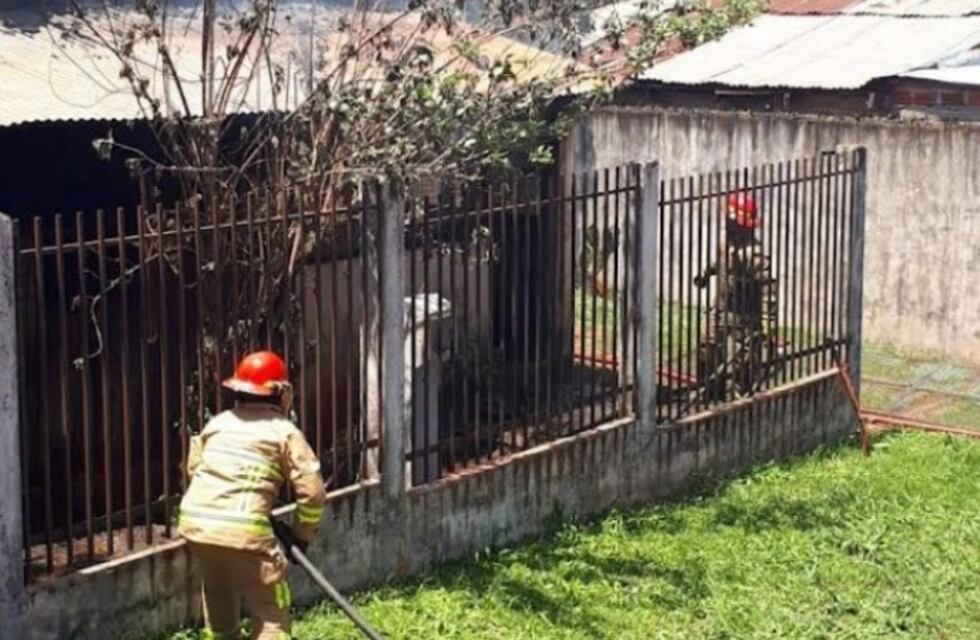 Incendio consumió una vivienda en Puerto Iguazú