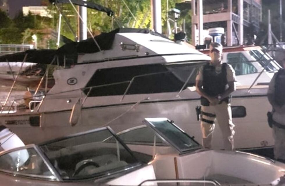 Demoraron a 16 personas por una fiesta ilegal con un yate frente a Rosario