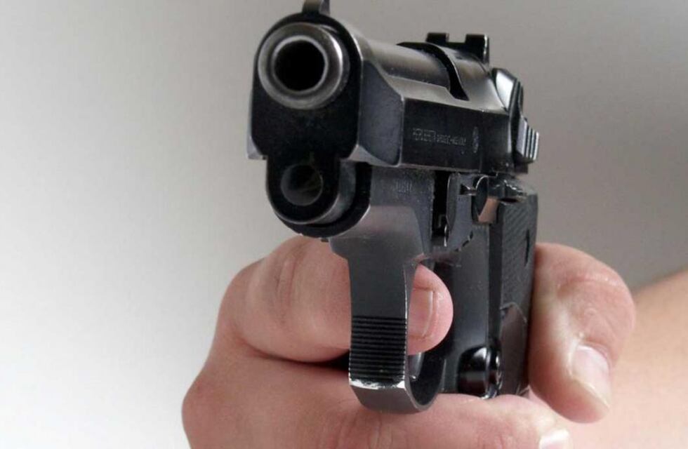 Una mujer policía, vestida de civil, mató de un disparo a un motochorro que intentó asaltarla