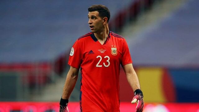 Martínez fue el héroe de Argentina en el partido de semifinales al atajarle tres penales a los colombianos.