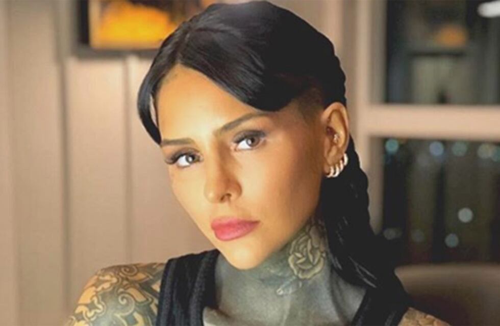 Cande Tinelli posó con un conjunto a todo color y deslumbró a sus seguidores