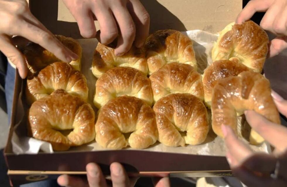 Cuánto cuestan las medialunas del parador más famoso rumbo a la Costa