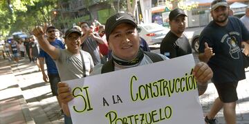 Ojeda arma un caravanazo a la Casa rosada para pedir por la construcción del dique Portezuelo del Viento. Archivo.  Orlando Pelichotti