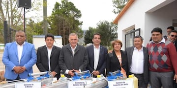 El gobernador entregó insumos de vital importancia en la lucha contra el Dengue.