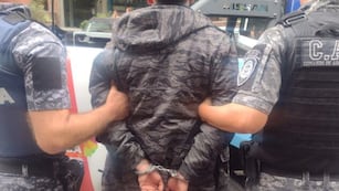 El delincuente fue interceptado por un grupo de vecinos en Córdoba. (Foto: El Doce)