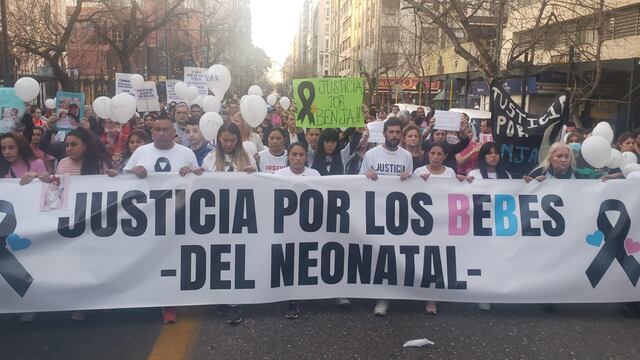 Familiares de las víctimas se movilizan en el Centro de la ciudad para pedir justicia.
