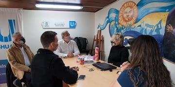 Daniele y Calderón evaluaron el trabajo de Cultura y Educación en el marco de la visita del Jefe de Gabinete del Municipio a la Casa de la Cultura.