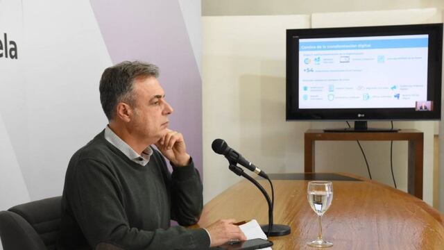 El intendente Luis Castellano participó de una conferencia sobre "Ciudades del Conocimiento"