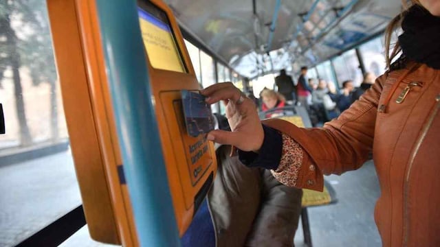 Cómo es la nueva modalidad de estafa que puede afectar a los usuarios de Red Bus. (La Voz / Archivo)