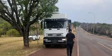 Incautan más de mil cueros vacunos sin aval aduanero en San José.