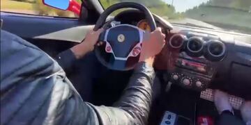 Una de las Ferrari en plena picada (Foto: Captura)