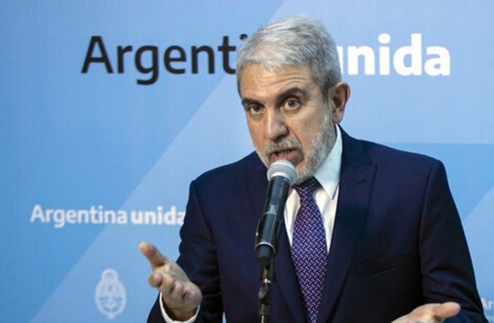 Aníbal Fernández salió a cruzar a La Cámpora para defender la reelección del Presidente