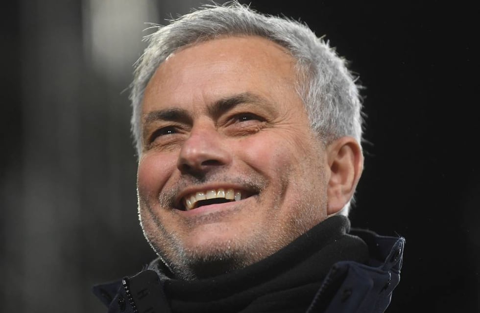 José Mourinho llegó a Roma y desató la locura de los hinchas