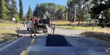 El Municipio realiza trabajos de bacheo en la ciudad