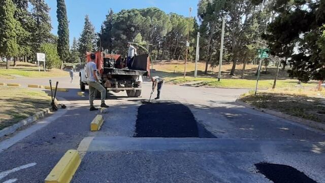 El Municipio realiza trabajos de bacheo en la ciudad