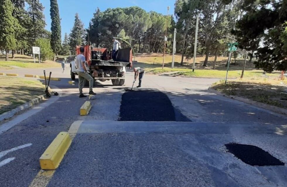 El Municipio realiza trabajos de bacheo en la ciudad