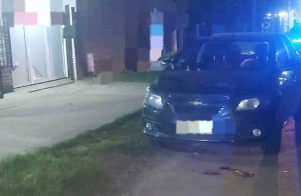 Crimen en Fray Luis Beltrán: lo balearon cuando llegaba en auto con su familia