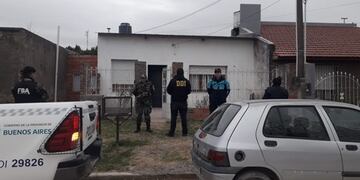 Allanan una vivienda y secuestran una cuchilla durante el procedimiento