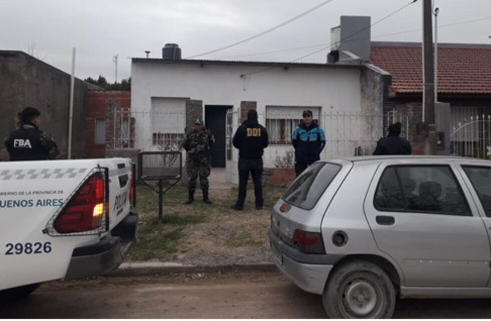 Allanan una vivienda y secuestran una cuchilla durante el procedimiento