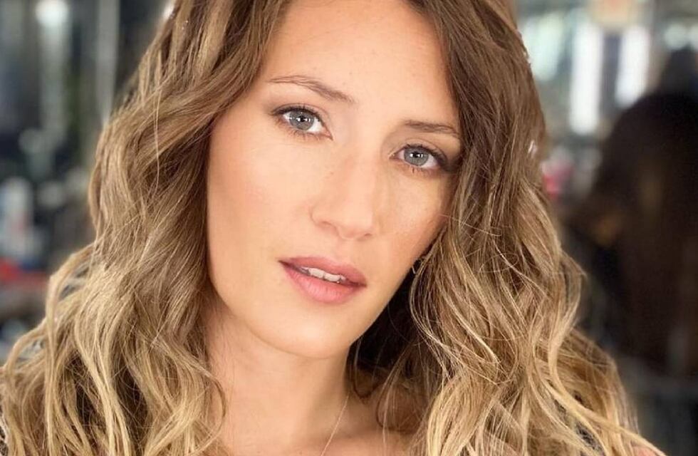 Botas texanas, short negro y top sobre remera de manga larga: Mica Viciconte marcó tendencia con su outfit otoñal