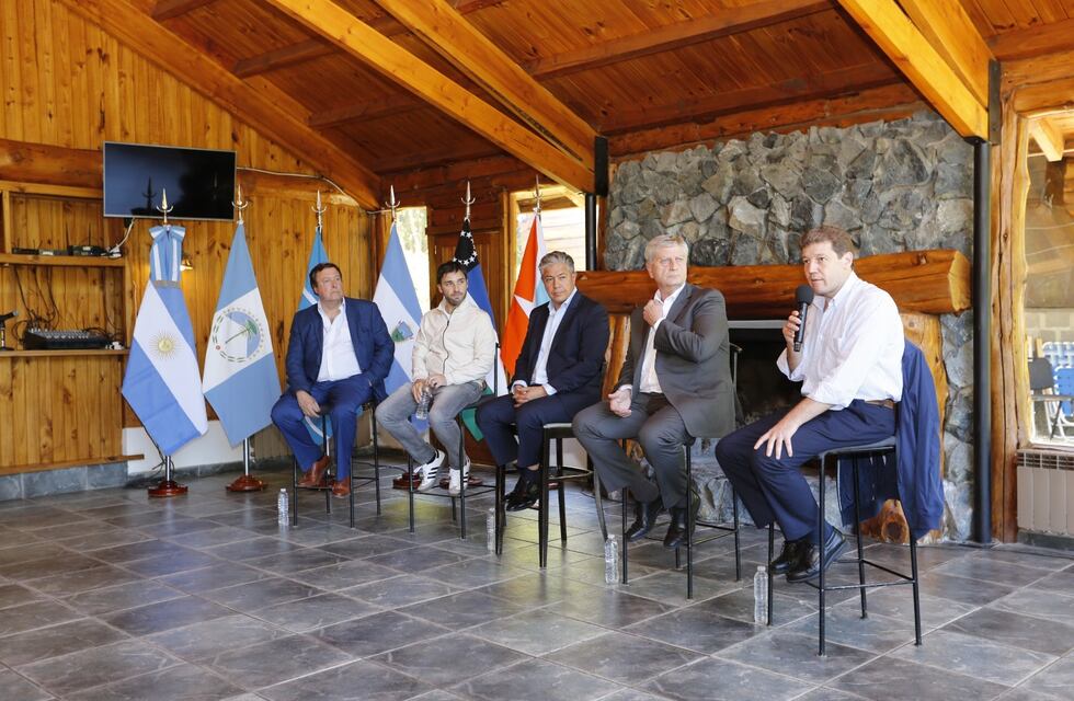 Melella participó de la reunión de mandatarios patagónicos en Neuquén