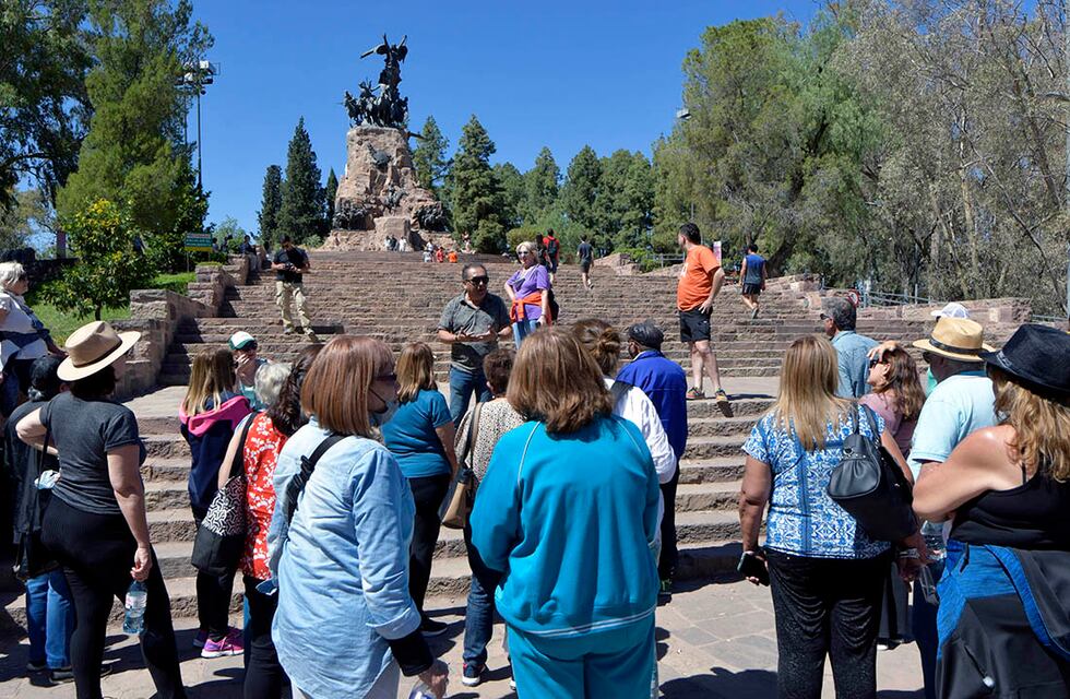 Turismo, otro sector que rechaza el DNU de Milei: referentes se reunieron con diputados de Unión por la Patria