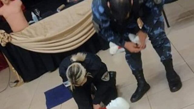 Bomberos, agentes de salud y efectivos policiales recibieron capacitación en RCP.