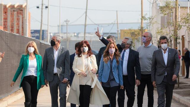 Alberto Fernández 
Axel Kicillof 
Cristina Fernandez de Kirchner
Prensa CFK