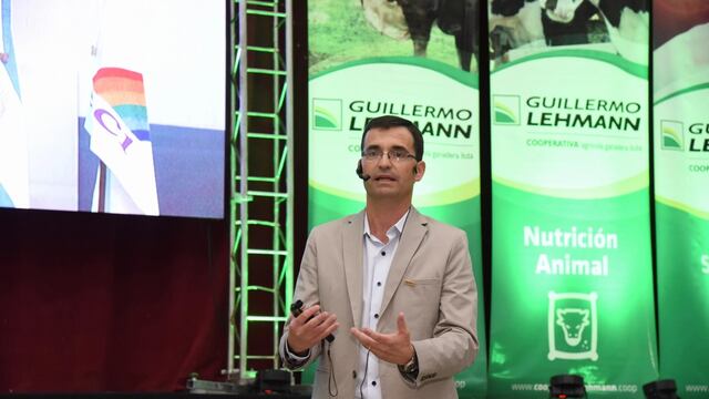 El Director Ejecutivo de la Cooperativa Guillermo Lehmann, Gonzalo Turri.