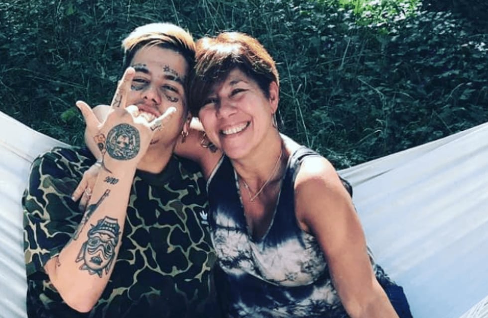 La emocionante foto de Duki con su mamá tras el anuncio del show en Vélez