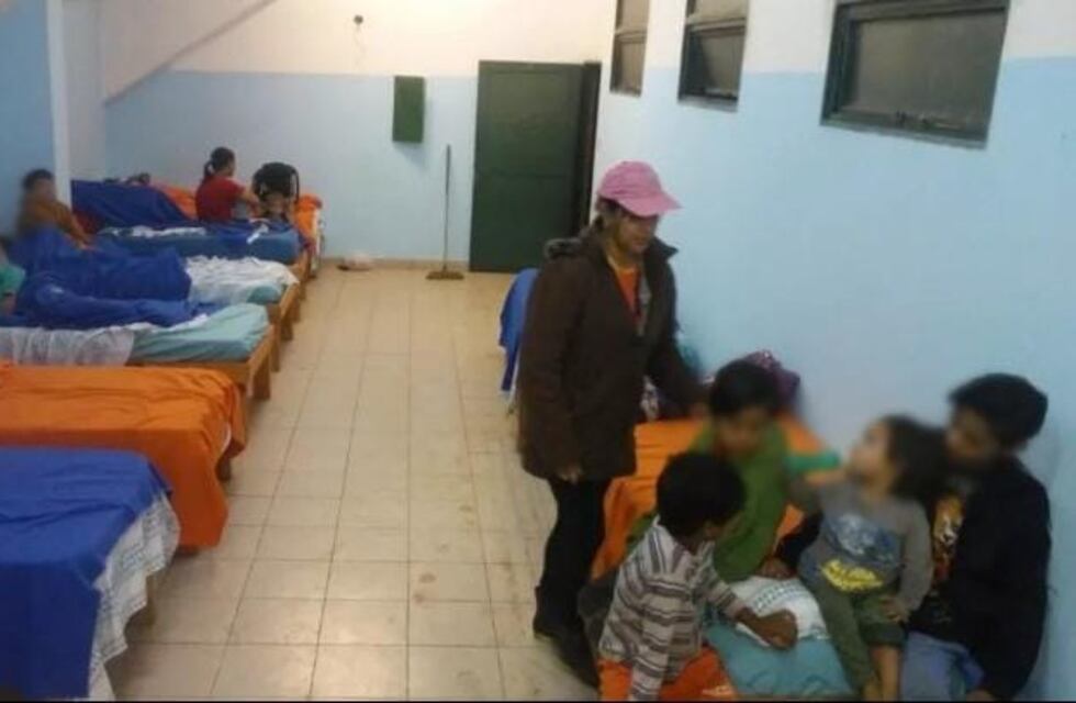 Tres familias evacuadas en Jardín América afectadas por la tormenta